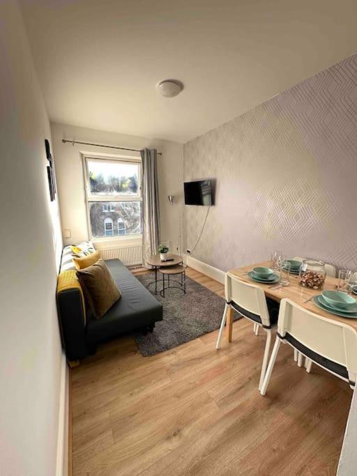 לונדון 2 Bed Apt Sofa Bed Up To 6 מראה חיצוני תמונה